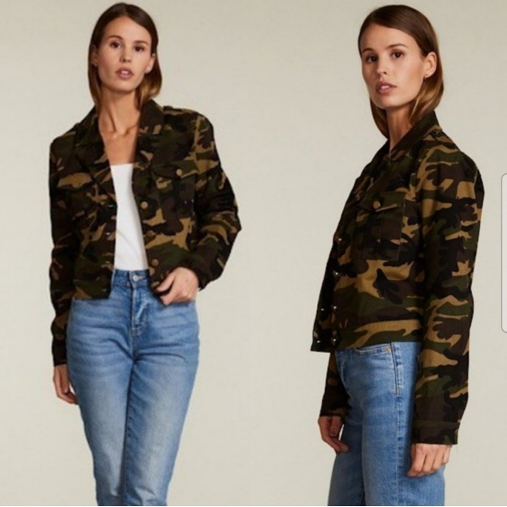 🦎Green Camouflage 💚Cropped Button Jacket